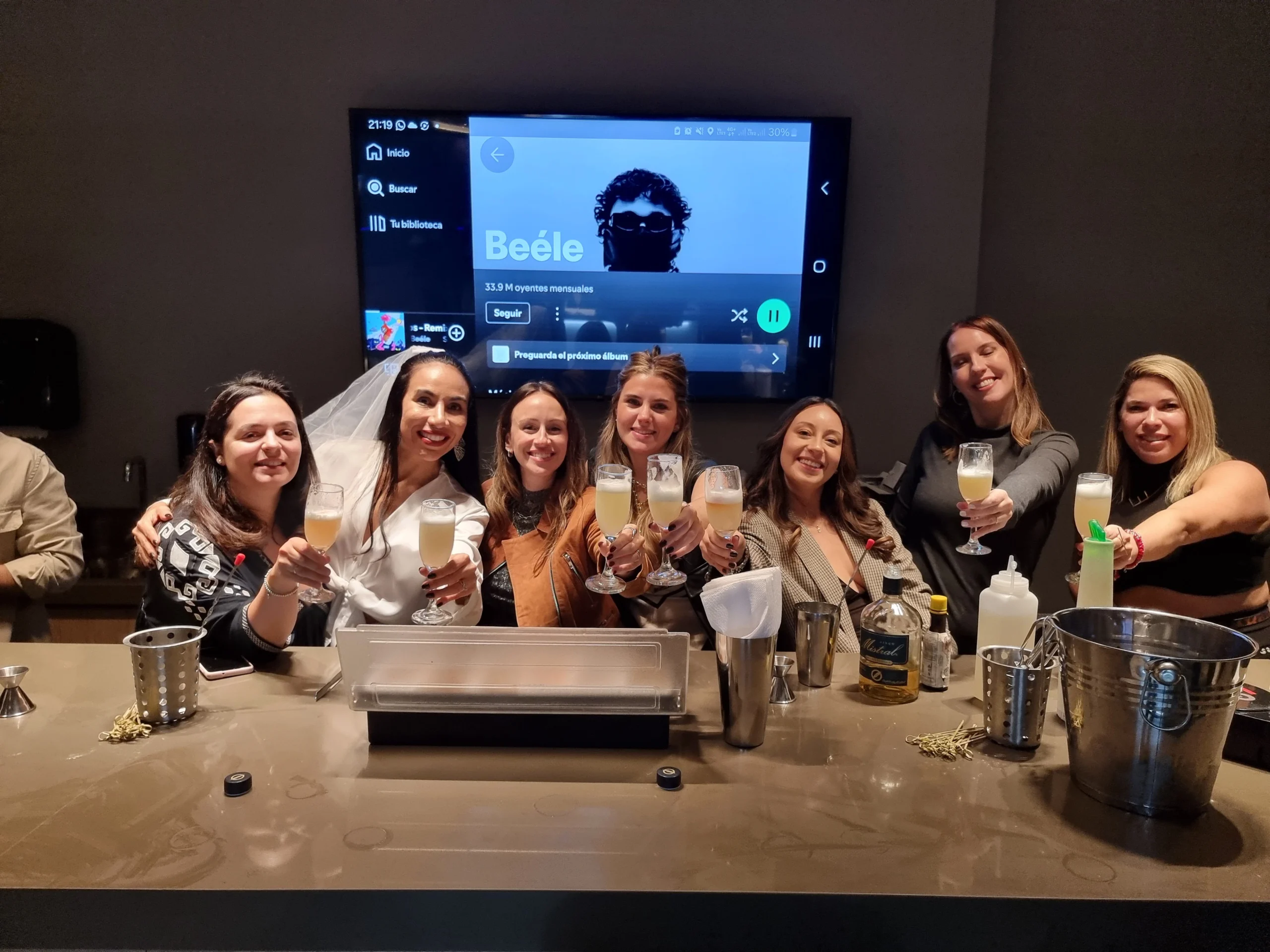 Servicio de barra móvil Go Bar en un evento realizado el 10 de mayo de 2025 en Santiago, Chile