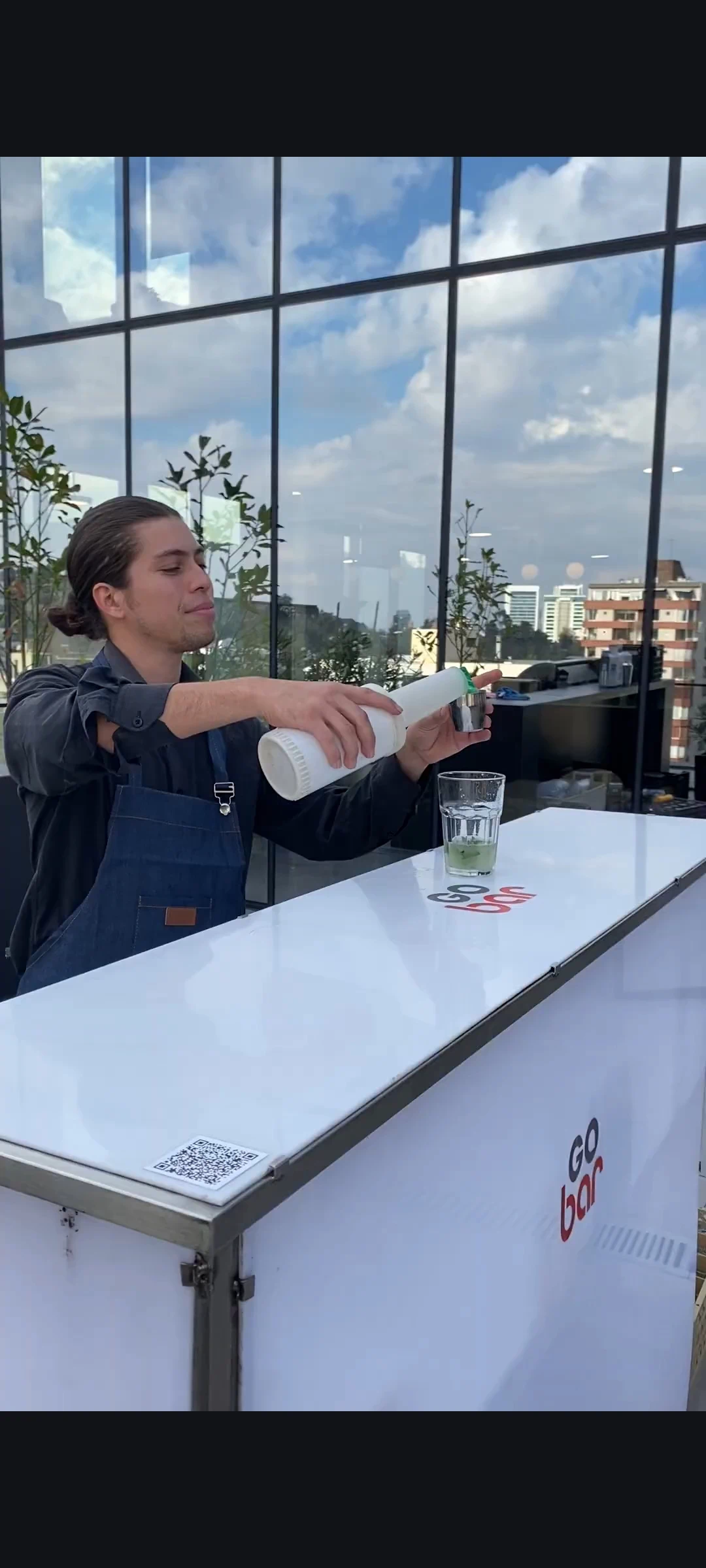 Servicio de barra móvil Go Bar en un evento realizado el 8 de mayo de 2025 en Santiago, Chile